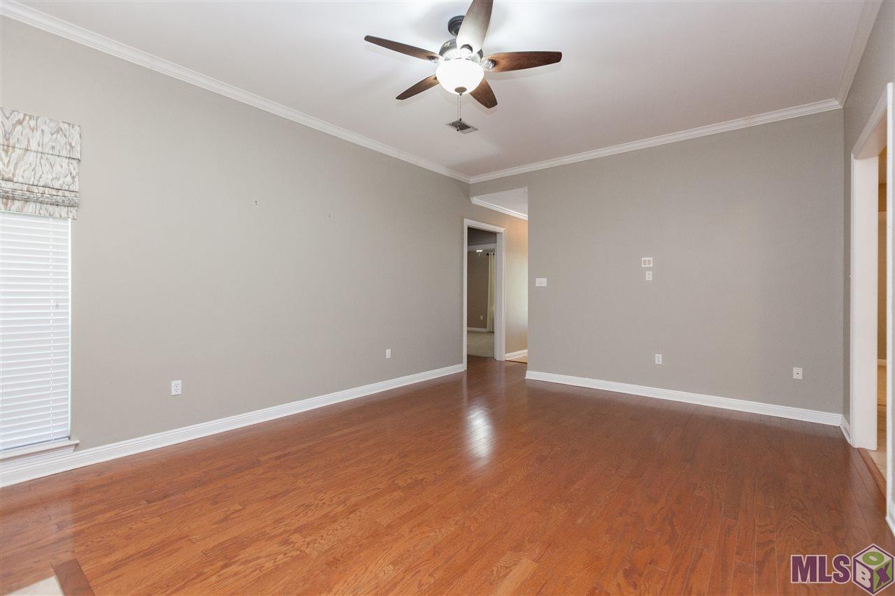 11025 Paddock Avenue Baton Rouge, LA 70816 - Photo 11 of 32 Family Room