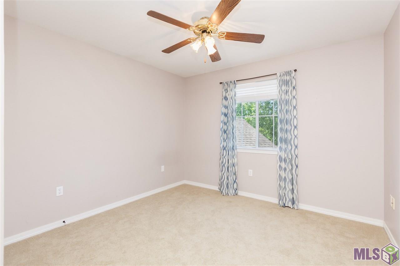 11025 Paddock Avenue Baton Rouge, LA 70816 - Photo 21 of 32 Upstairs Bedroom