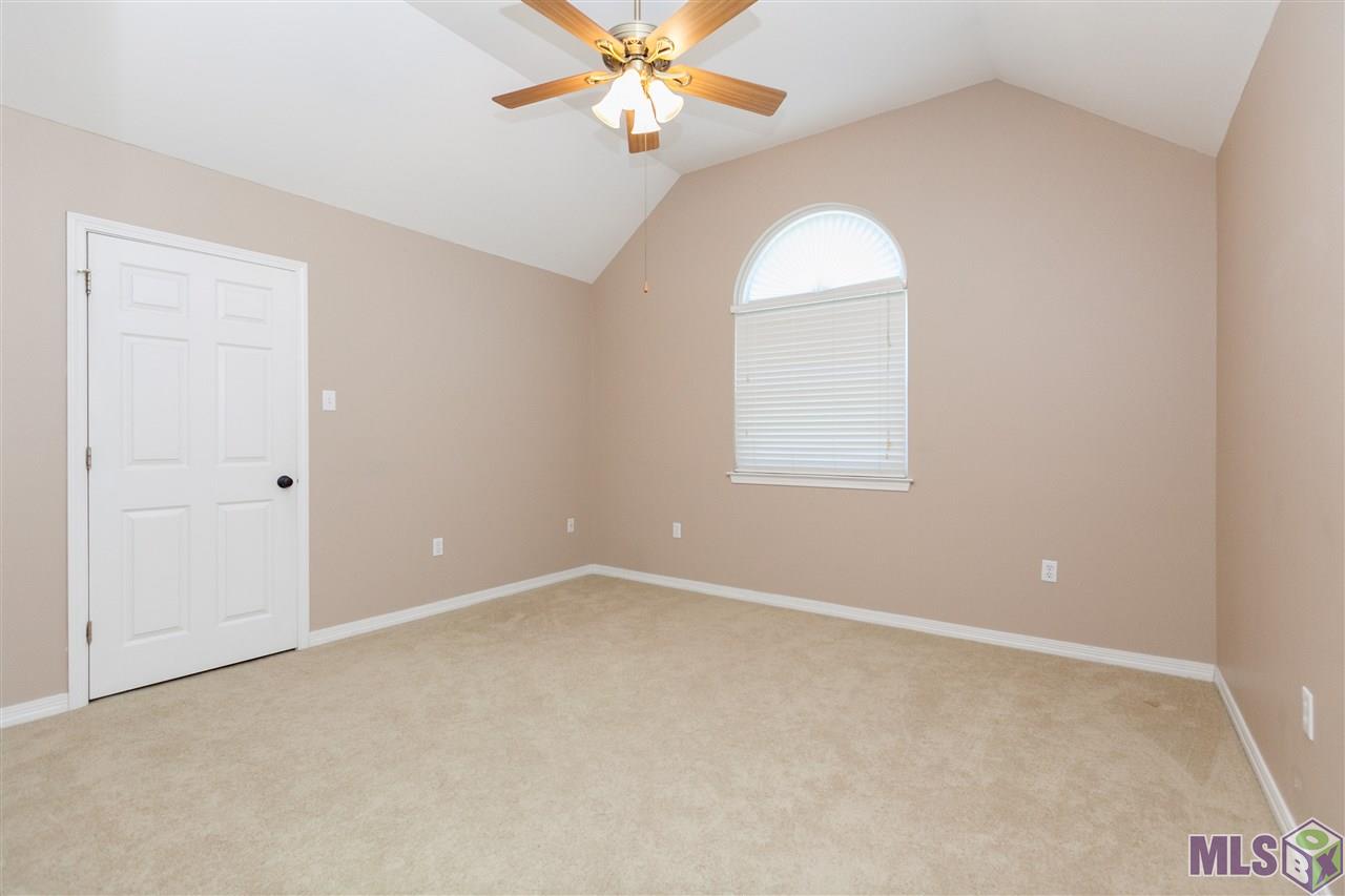 11025 Paddock Avenue Baton Rouge, LA 70816 - Photo 22 of 32 Upstairs Bedroom
