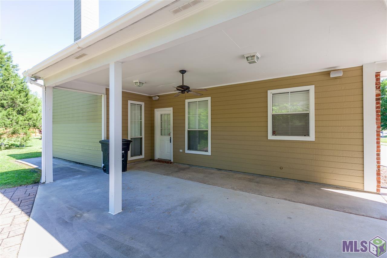 11025 Paddock Avenue Baton Rouge, LA 70816 - Photo 28 of 32 Covered patio overlooking backyard