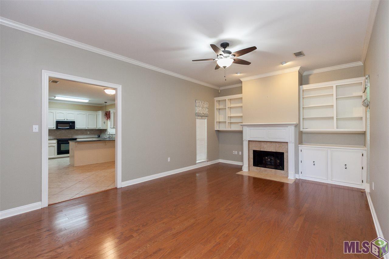 11025 Paddock Avenue Baton Rouge, LA 70816 - Photo 9 of 32 Family Room