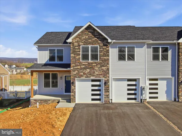 $374,900 | 11816 Mystic Rock Lane South, Waynesboro, PA 17268