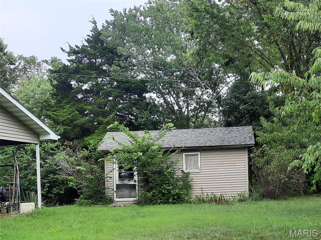 57 East West Road Sullivan, MO 63080 - Photo 2 of 26