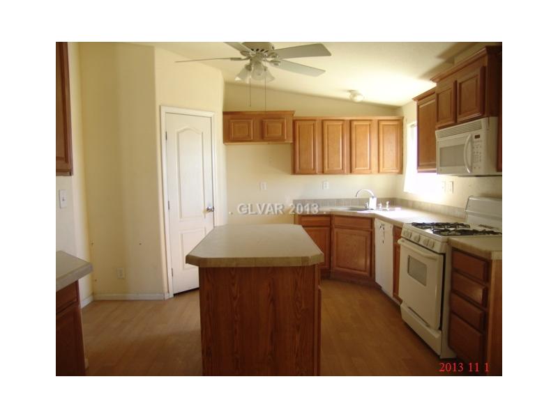 4921 West Dyer Road Pahrump, NV 89048 - Photo 4 of 19 Kitchen.