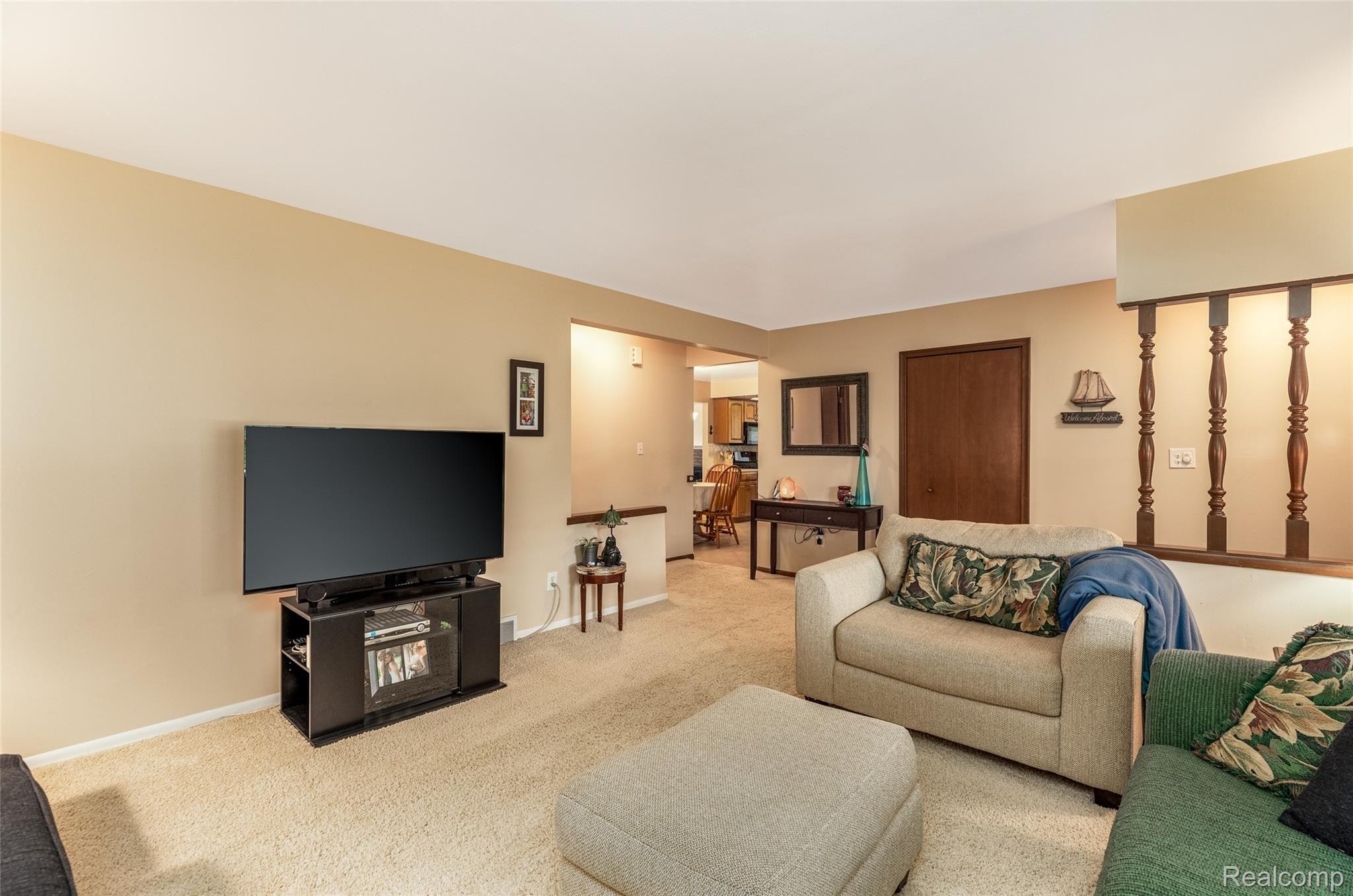 35310 Bobcean Road Clinton Township, MI 48035 - Photo 5 of 27 11.Living
