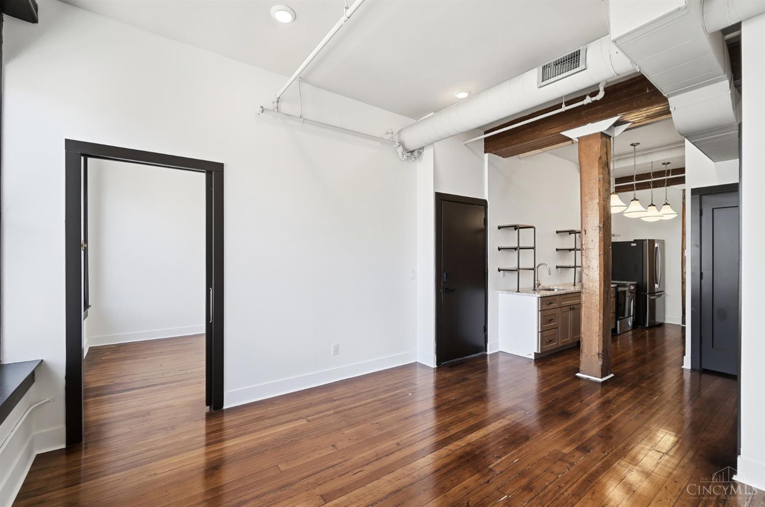 607 Main Street, Unit 10 Cincinnati, OH 45202 - Photo 13 of 37