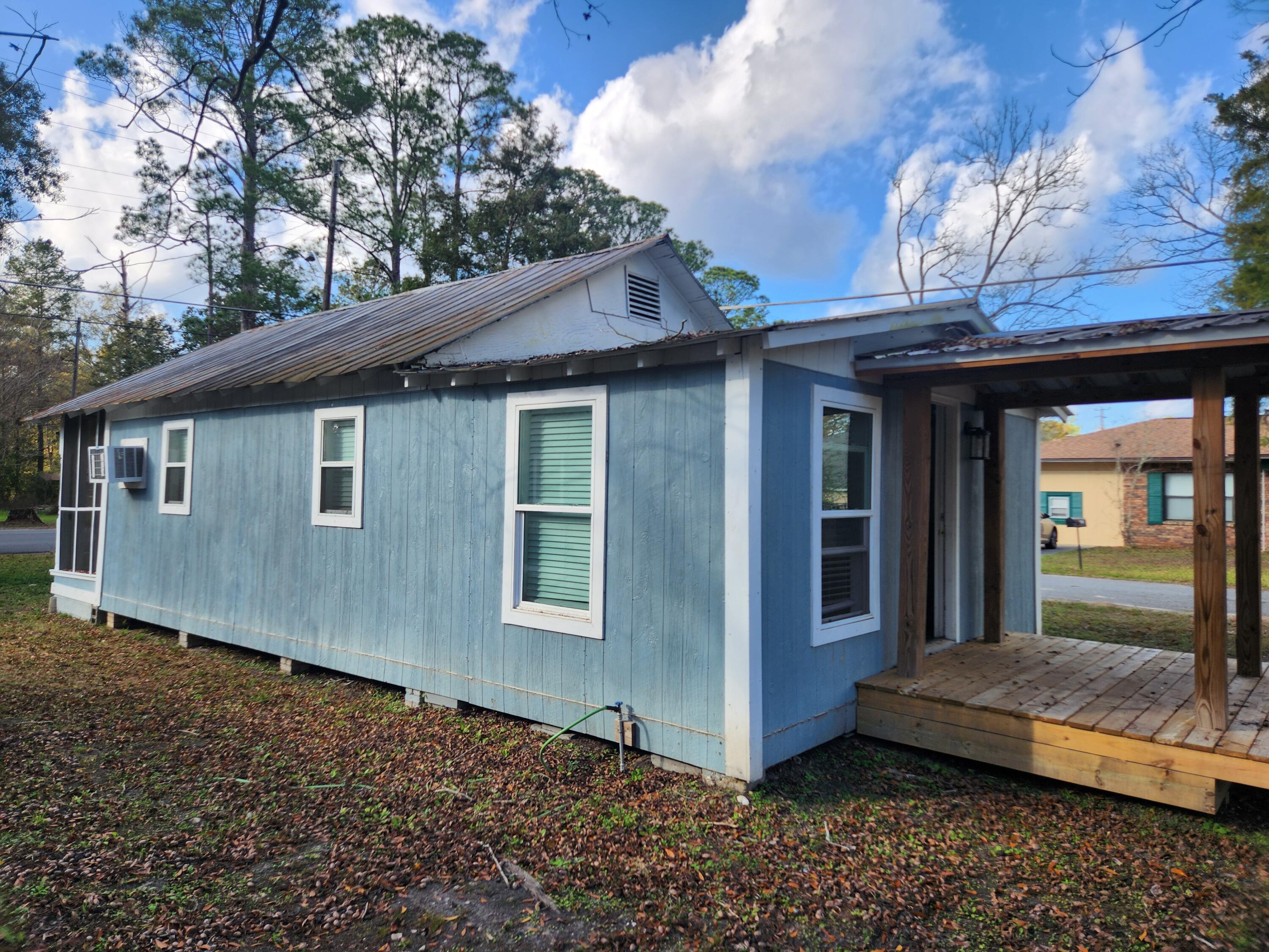 577 Main Street Chipley, FL 32428 - Photo 3 of 14 20241231_142350
