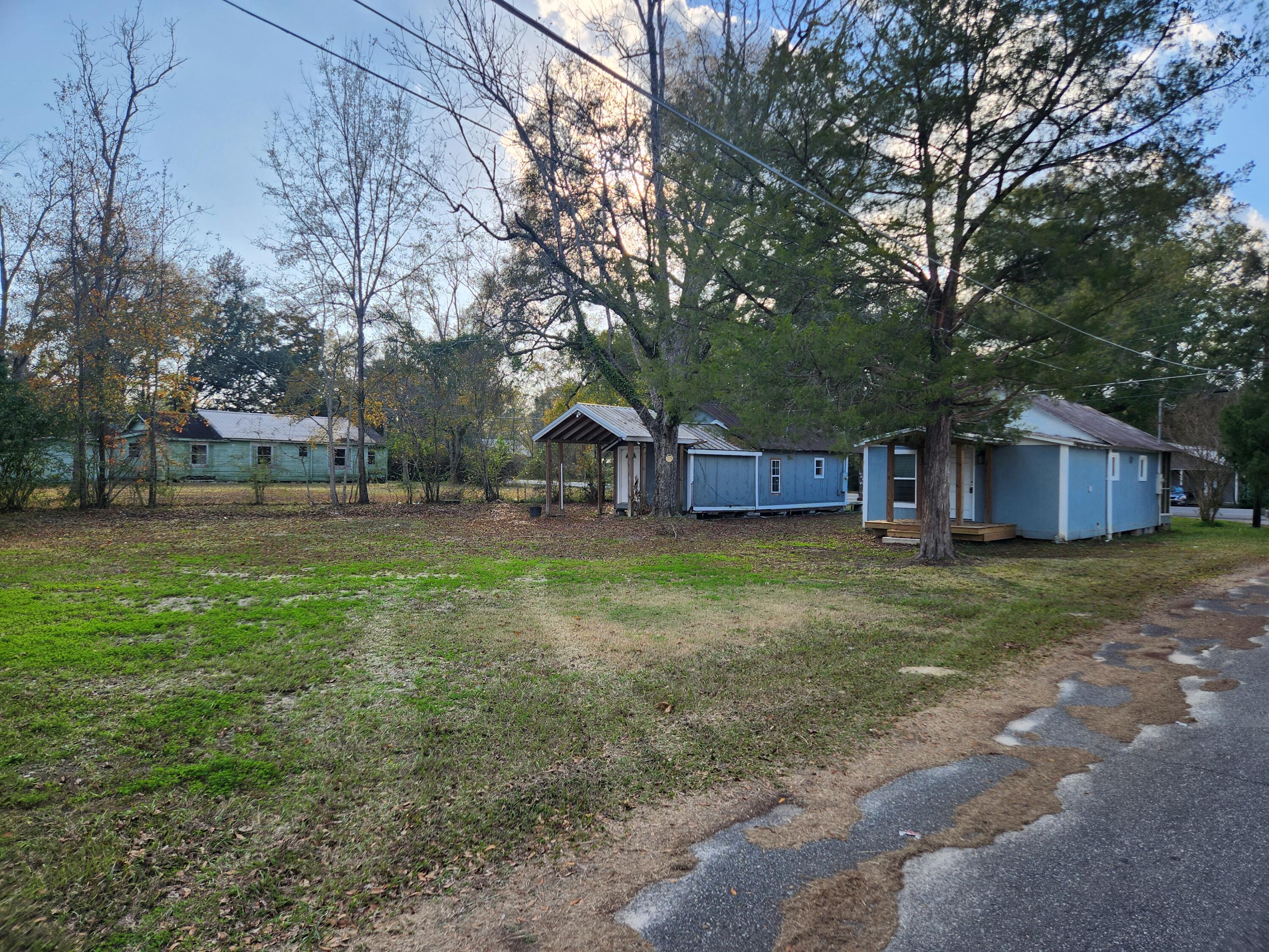 577 Main Street Chipley, FL 32428 - Photo 6 of 14 20241231_145250
