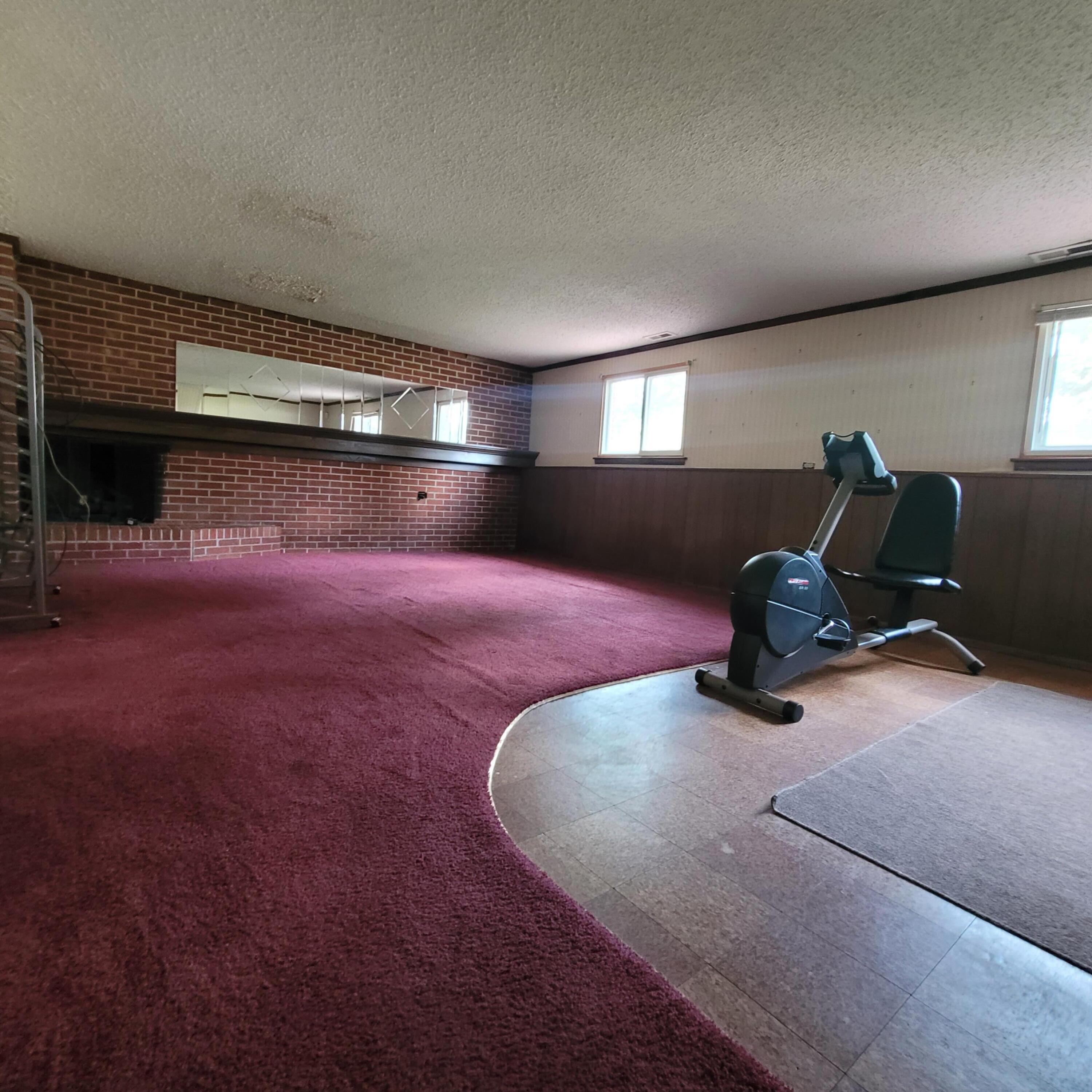 574 Christopher Road Jackson, MI 49203 - Photo 19 of 23 Rec room