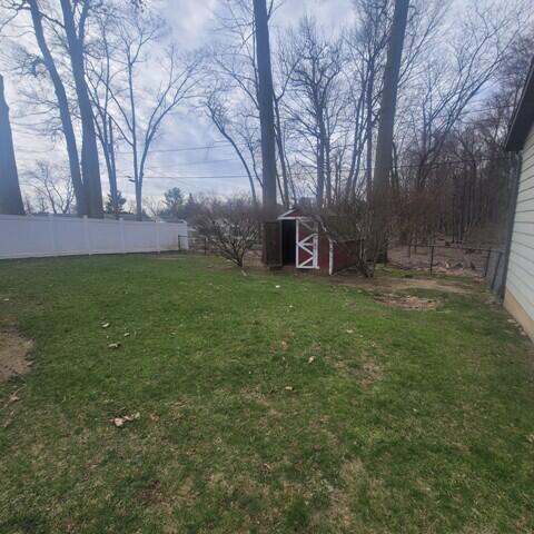 574 Christopher Road Jackson, MI 49203 - Photo 4 of 23 backyard