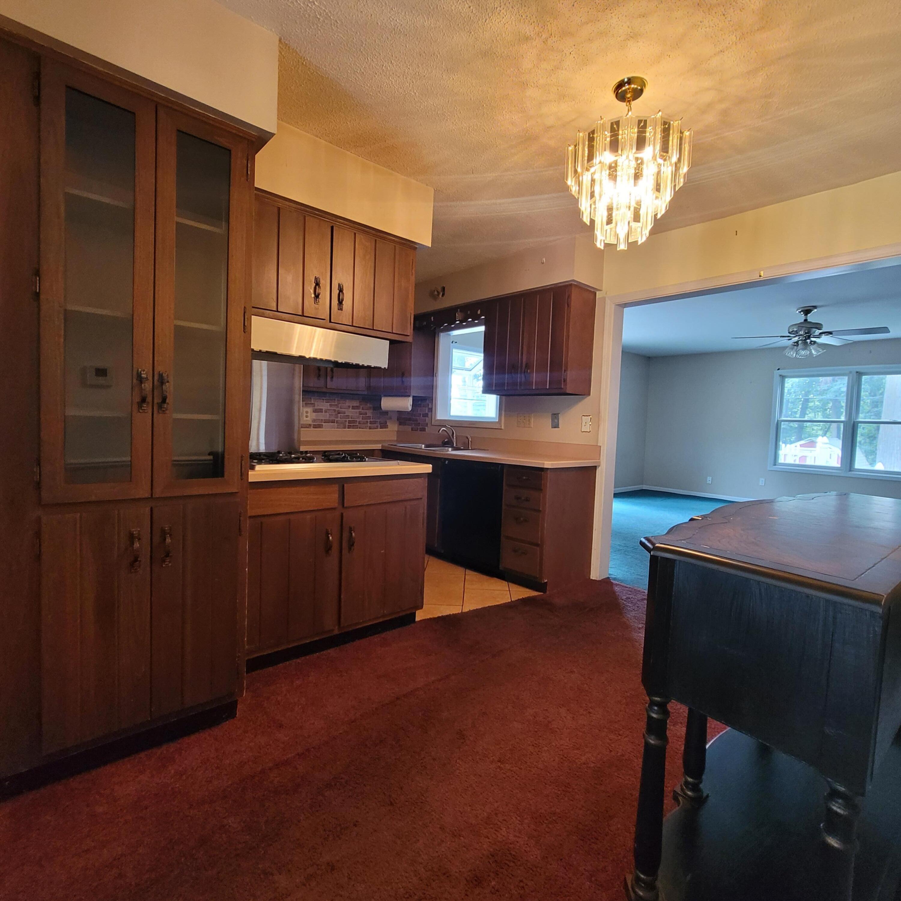 574 Christopher Road Jackson, MI 49203 - Photo 10 of 23 Dining area