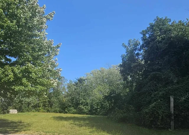 $105,000 | 405 Woodland Trail, Lindenhurst, IL 60046