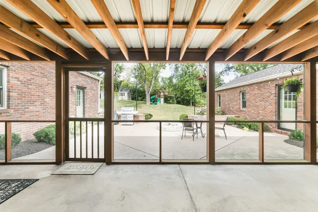 $1,250,000 | 610 Farrell Parkway, Nashville, TN 37220