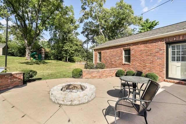 $1,250,000 | 610 Farrell Parkway, Nashville, TN 37220