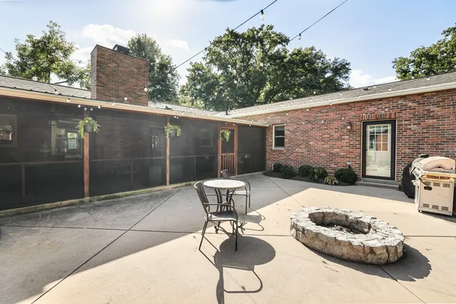 $1,250,000 | 610 Farrell Parkway, Nashville, TN 37220