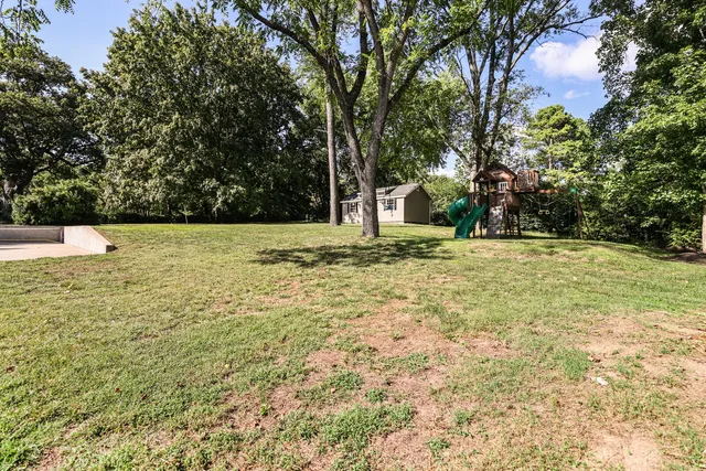 $1,250,000 | 610 Farrell Parkway, Nashville, TN 37220