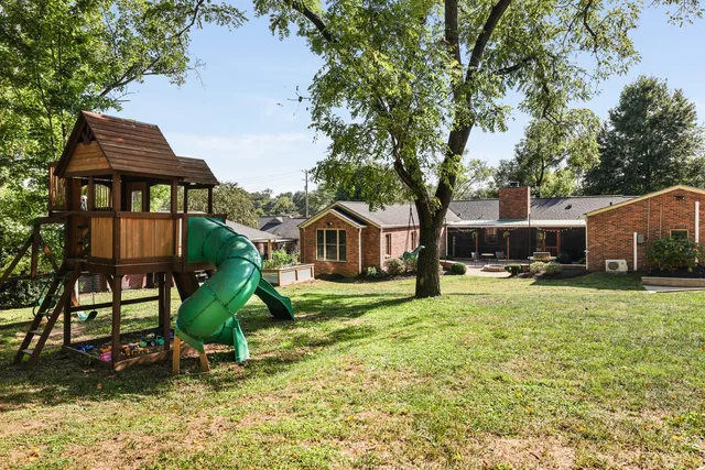 $1,250,000 | 610 Farrell Parkway, Nashville, TN 37220