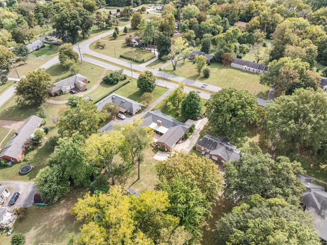 $1,250,000 | 610 Farrell Parkway, Nashville, TN 37220