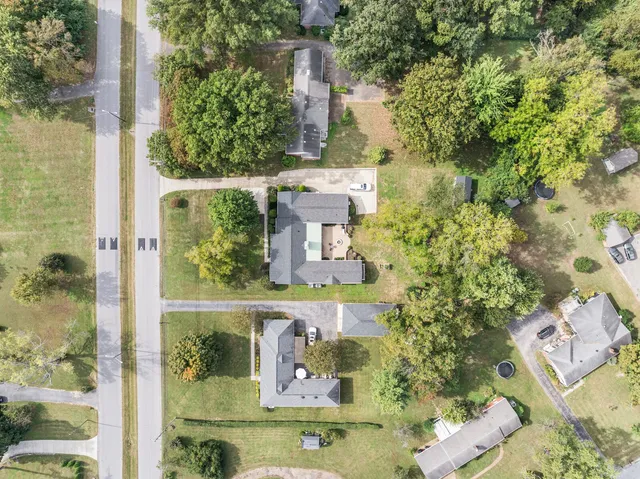 $1,250,000 | 610 Farrell Parkway, Nashville, TN 37220