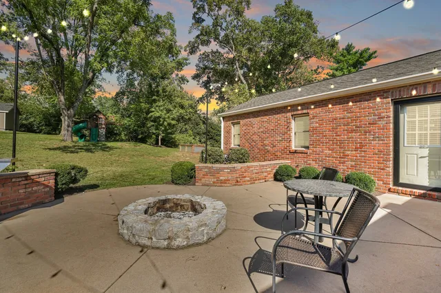 $1,250,000 | 610 Farrell Parkway, Nashville, TN 37220