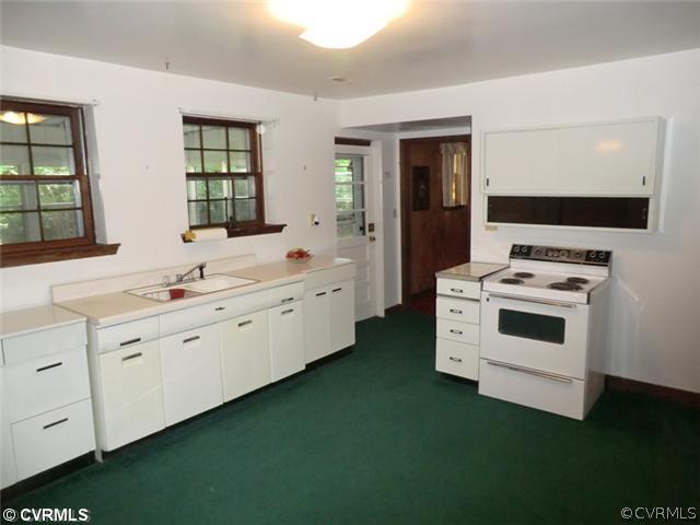 151 Petersburg Road Powhatan, VA 23139 - Photo 9 of 12 Kitchen - In-Law Suite Eat-In Kitchen on Lower-Lev