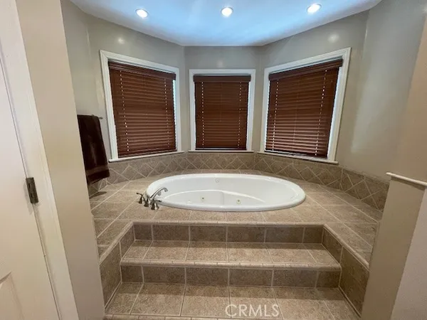 $1,559,000 | 10066 Golden Oaks Avenue, Tujunga, CA 91042