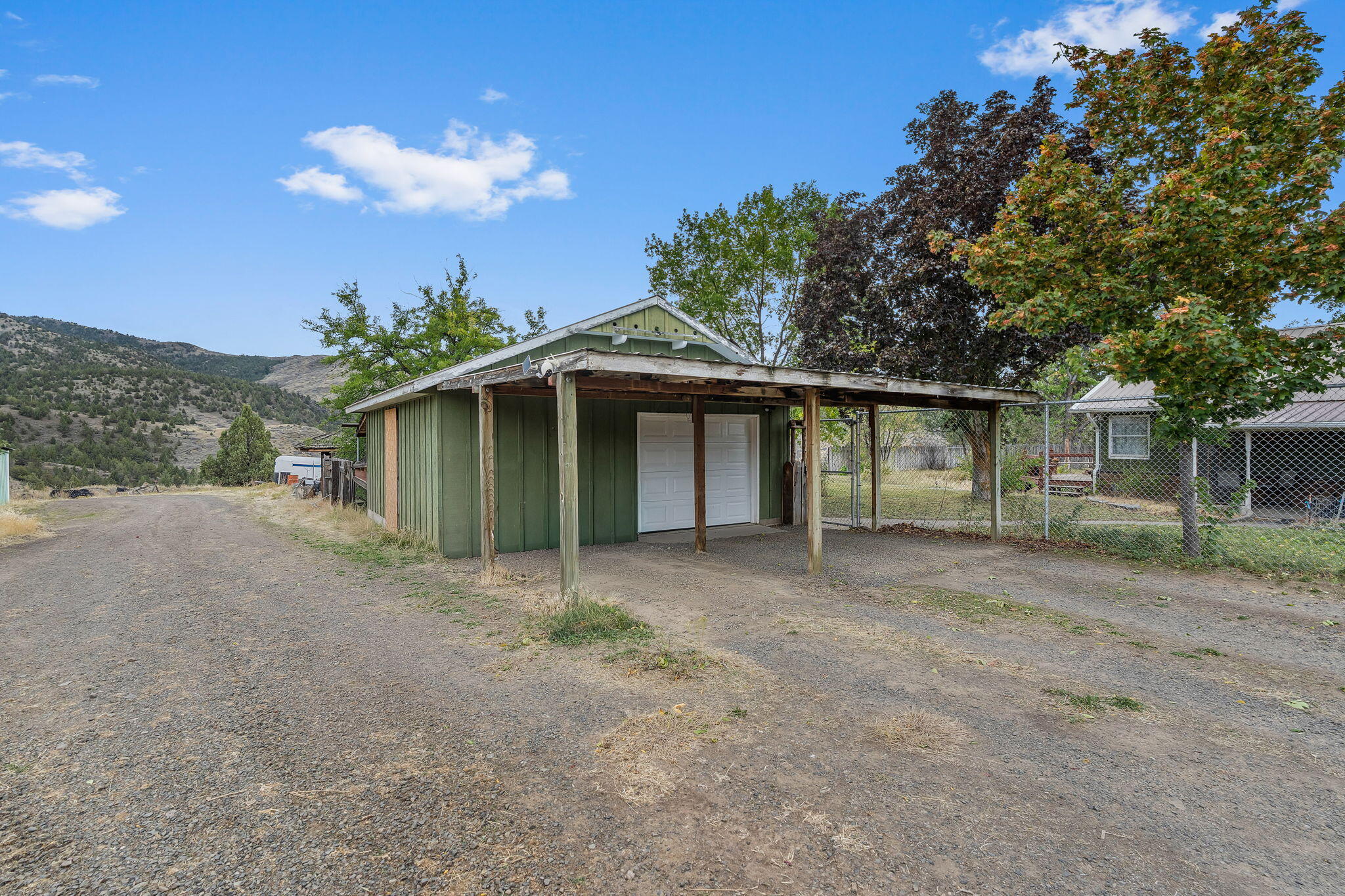 19369 Highway 26 Mitchell, OR 97750 - Photo 17 of 60 2025_09_30_19369_us26_mitchell-39