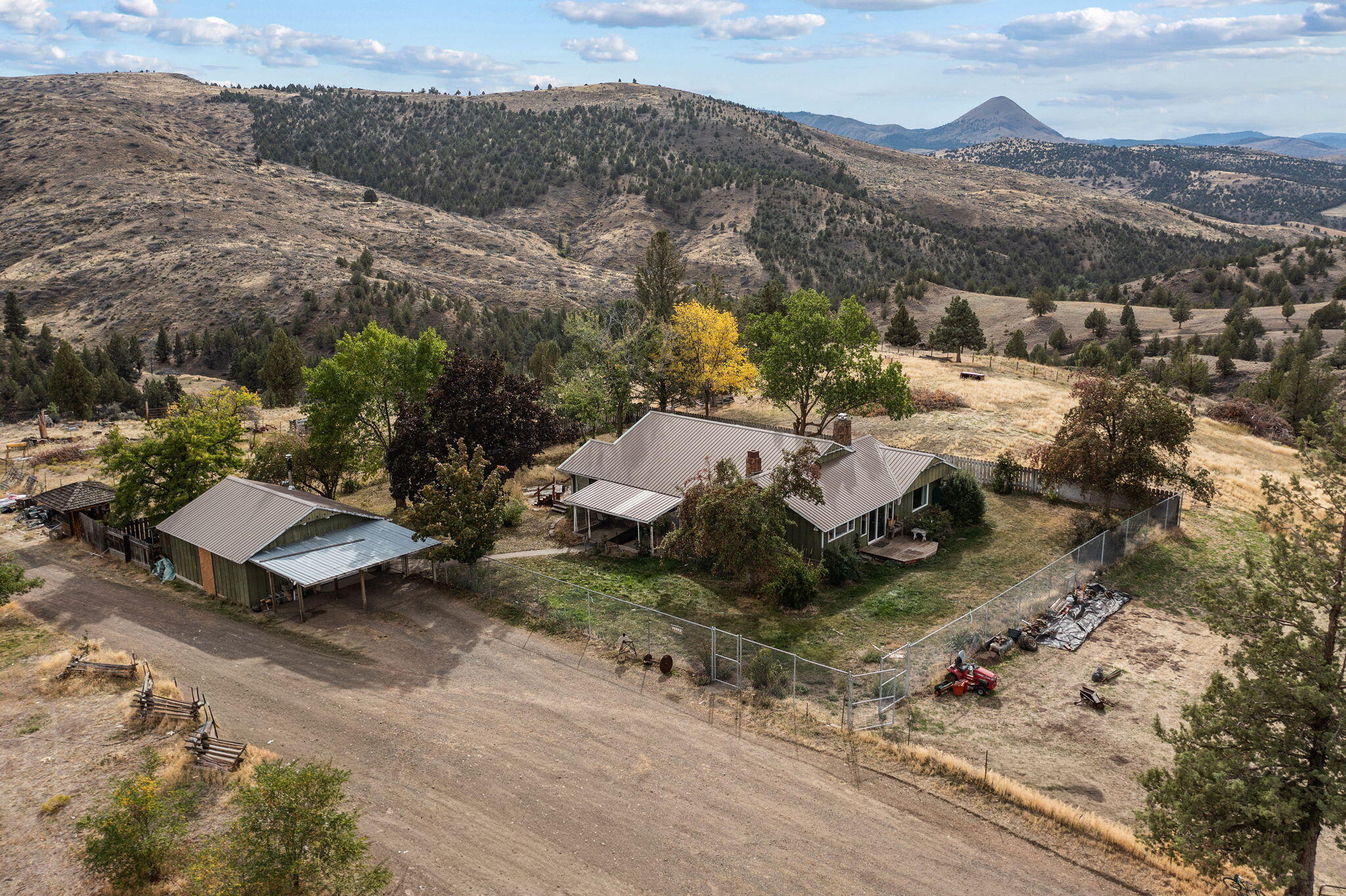 19369 Highway 26 Mitchell, OR 97750 - Photo 42 of 60 2025_09_30_19369_us26_mitchell-drone-31