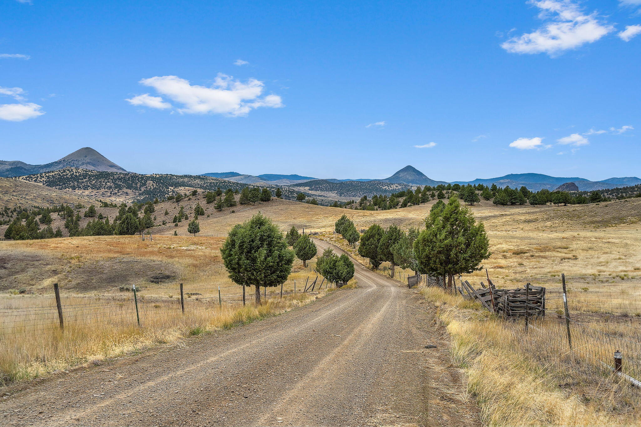 19369 Highway 26 Mitchell, OR 97750 - Photo 49 of 60 2025_09_30_19369_us26_mitchell-31