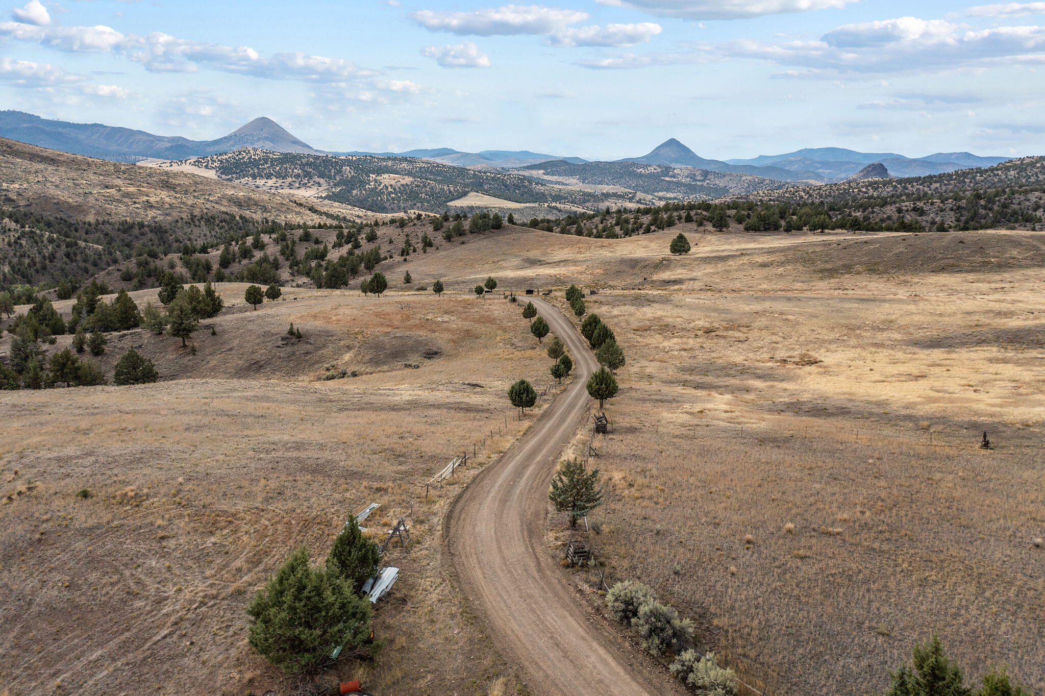 19369 Highway 26 Mitchell, OR 97750 - Photo 52 of 60 2025_09_30_19369_us26_mitchell-drone-25