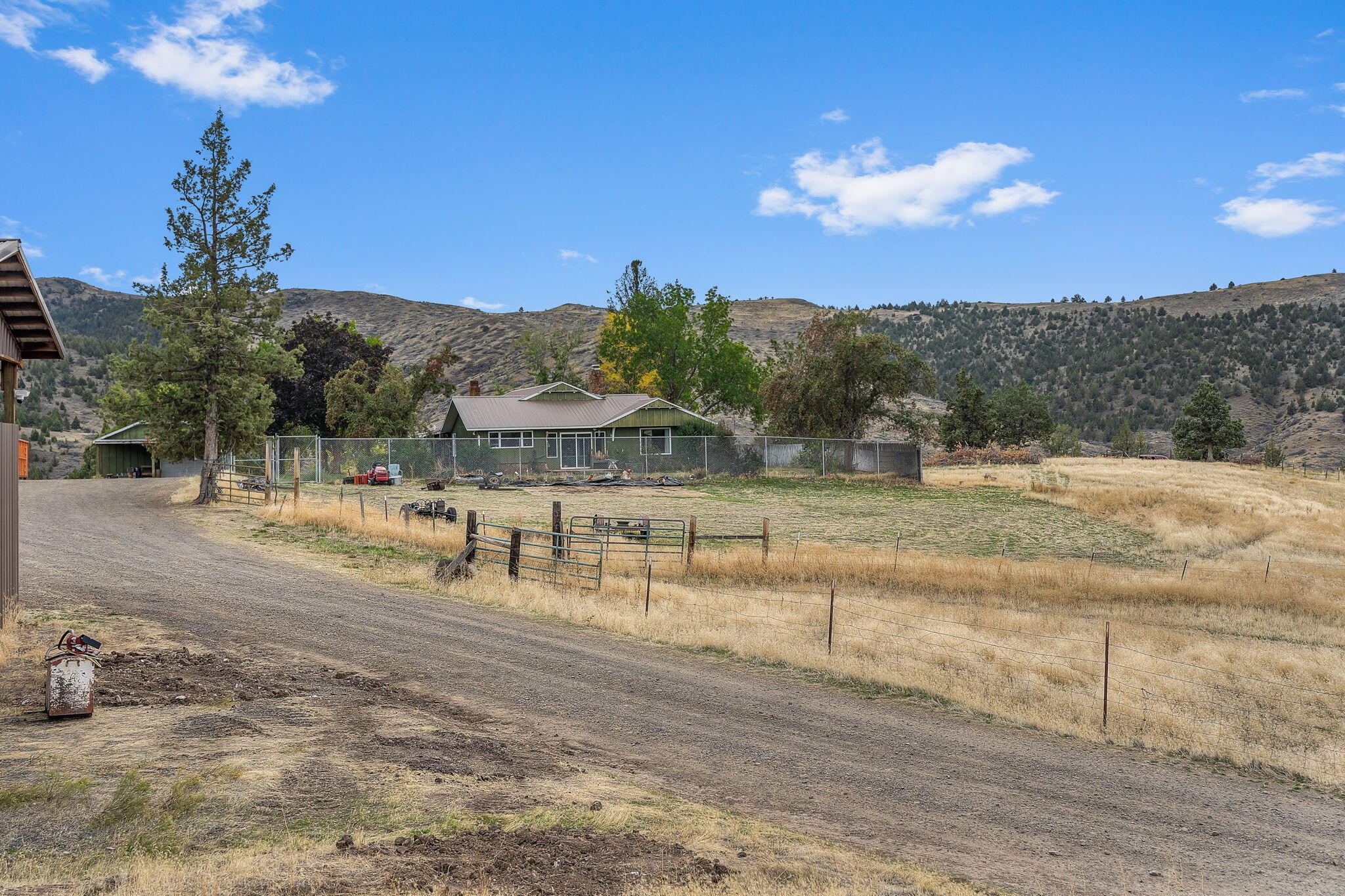 19369 Highway 26 Mitchell, OR 97750 - Photo 53 of 60 2025_09_30_19369_us26_mitchell-4