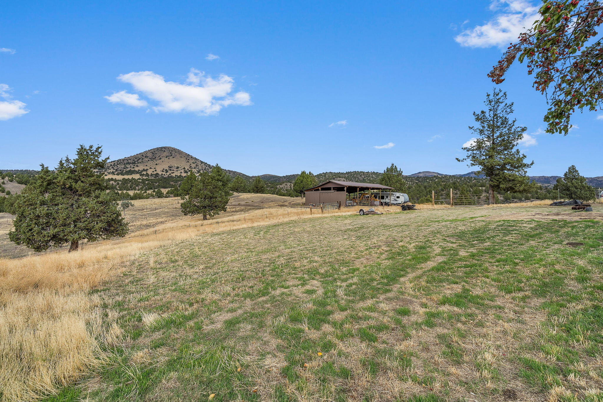 19369 Highway 26 Mitchell, OR 97750 - Photo 54 of 60 2025_09_30_19369_us26_mitchell-51
