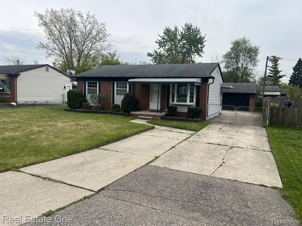 $309,900 | 1092 Arthur Drive, Troy, MI 48083
