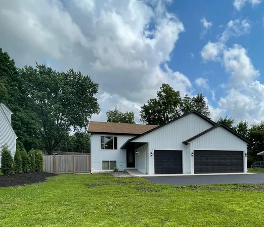 $509,995 | 2011 Lake View Drive, Jordan, MN 55352