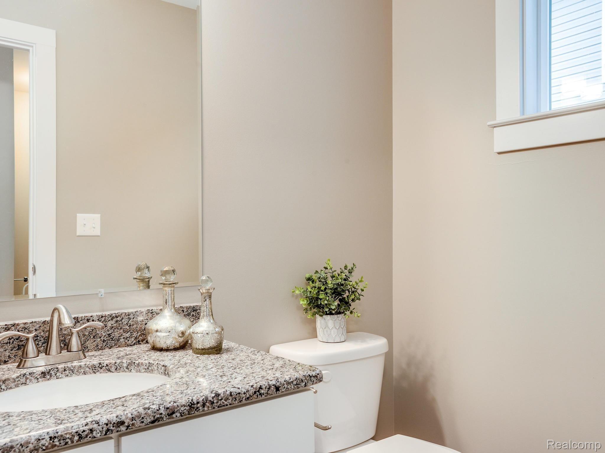 3059 Cumberland Road Berkley, MI 48072 - Photo 17 of 23 Powder Room on Main Floor