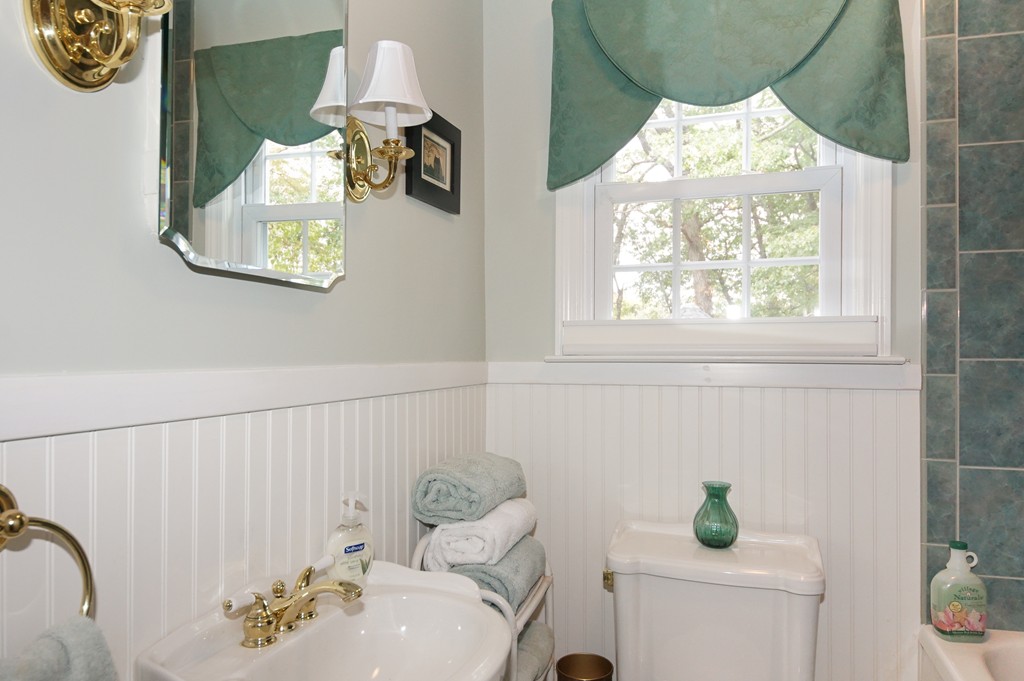 62 Chesterfield Road Northborough, MA 01532 - Photo 13 of 30 Gallery Image 13