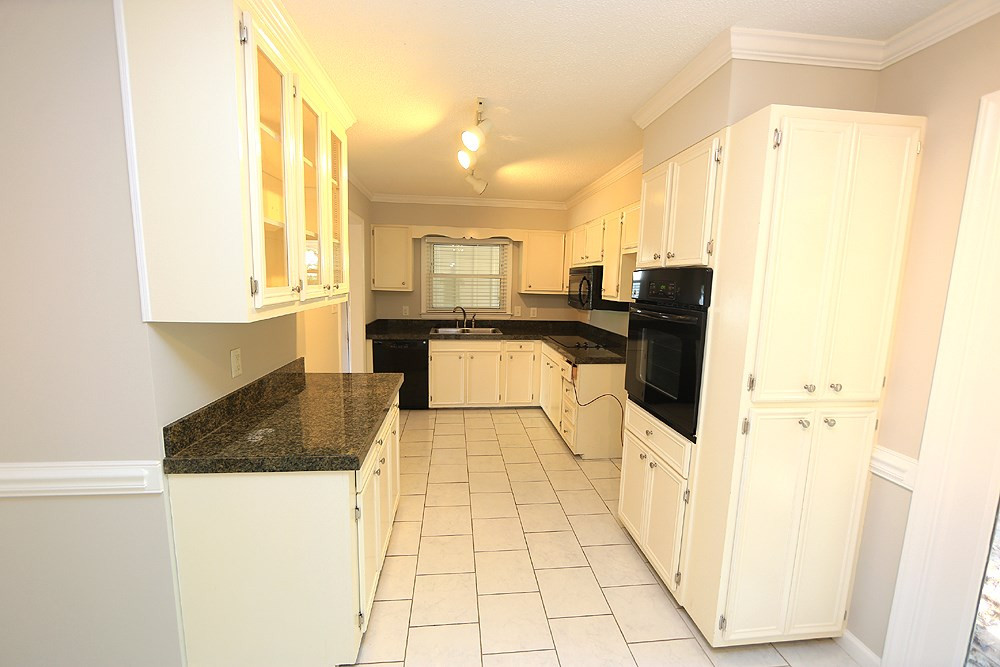 617 Old Farm Road Raleigh, NC 27606 - Photo 3 of 13 Photo 3