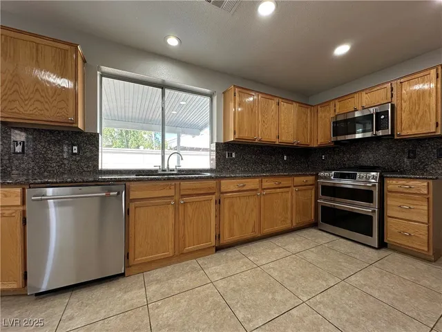$2,300 | 6987 Wineberry Drive, Las Vegas, NV 89119