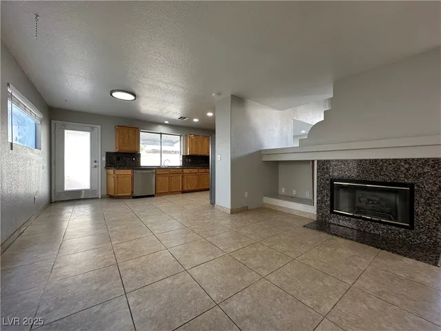 $2,300 | 6987 Wineberry Drive, Las Vegas, NV 89119