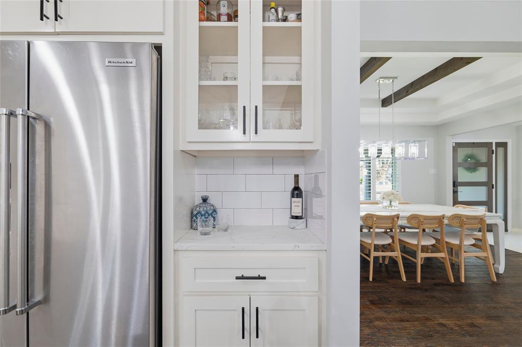 10717 Ferndale Road Dallas, TX 75238 - Photo 12 of 36 a view of dining table with chairs