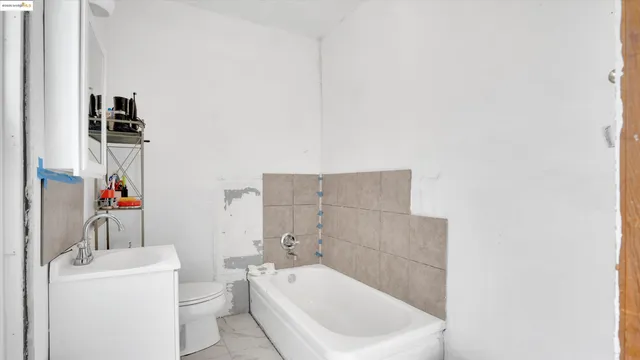 $649,000 | 1071 59th Street, Oakland, CA 94608