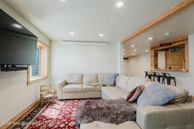 $749,000 | 222 River Bench Road, Alpine, WY 83128