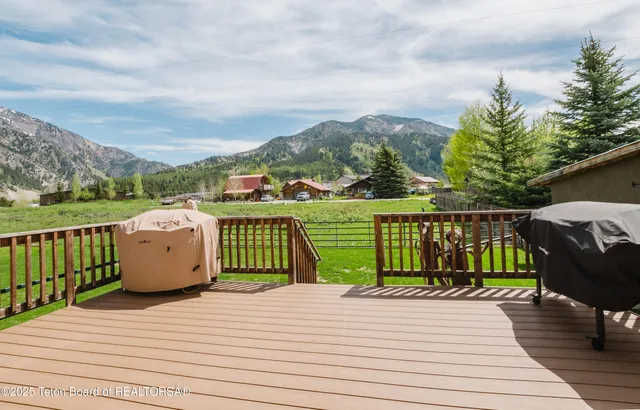 $749,000 | 222 River Bench Road, Alpine, WY 83128