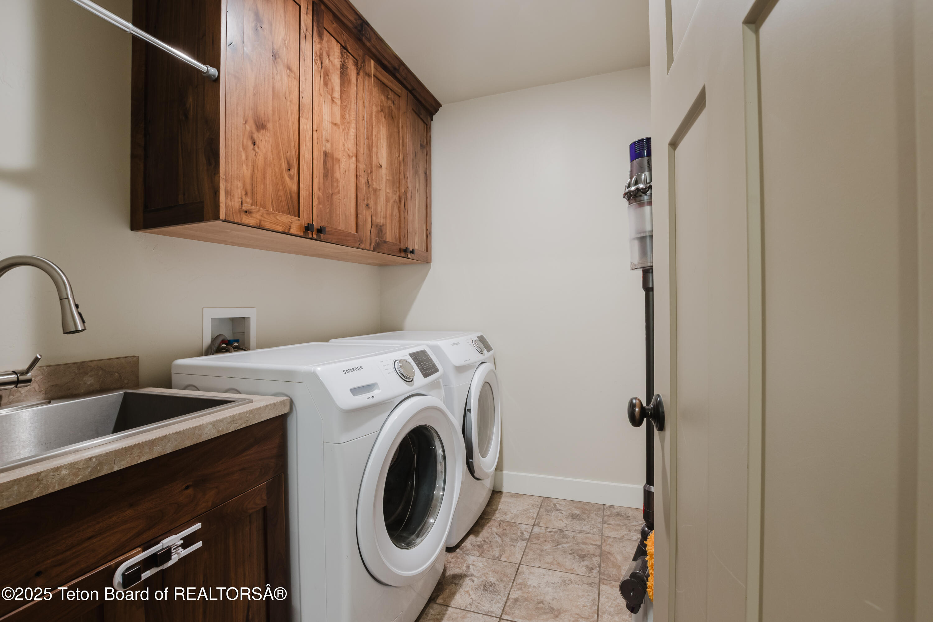 222 River Bench Road Alpine, WY 83128 - Photo 27 of 28 laundry