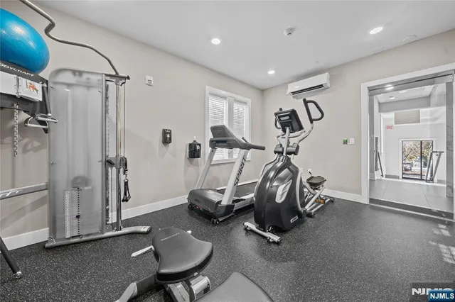 $3,450 | 313 Woodland Place, Unit 207, Leonia, NJ 07605