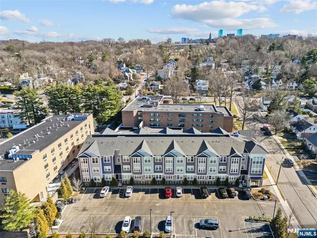 $3,450 | 313 Woodland Place, Unit 207, Leonia, NJ 07605