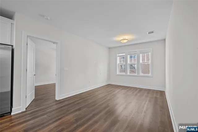 $3,450 | 313 Woodland Place, Unit 207, Leonia, NJ 07605