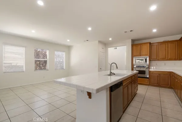 $699,900 | 182 Monument Parkway, Perris, CA 92570
