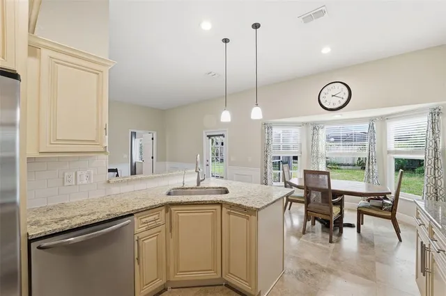 $2,100 | 11417 Palm Pasture Drive, Tampa, FL 33635