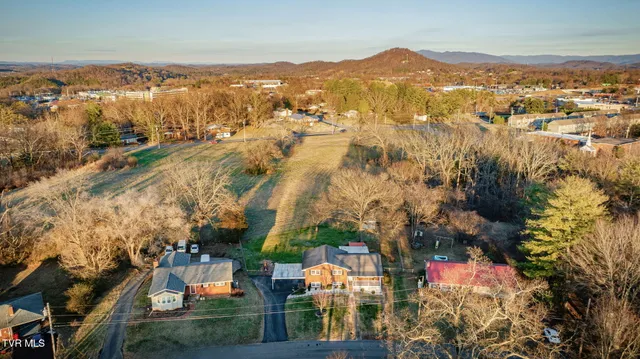 $350,000 | 2513 Larkspur Drive, Johnson City, TN 37604